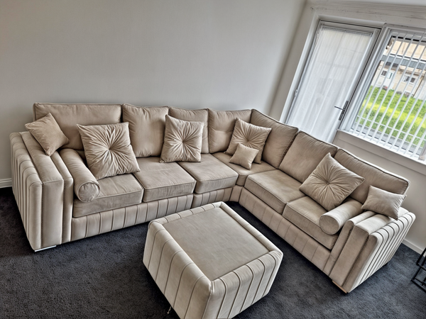 Layla Sofa - Square Arm Design - 6 Seater Corner Sofa - Plush Velvet - Scatter Back Cushions / High Back Cushions